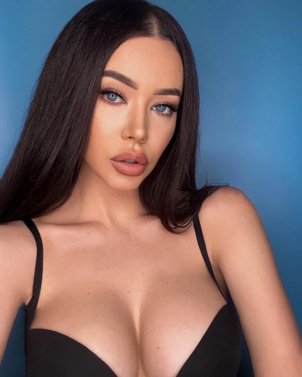 Adeline escort in Dubai