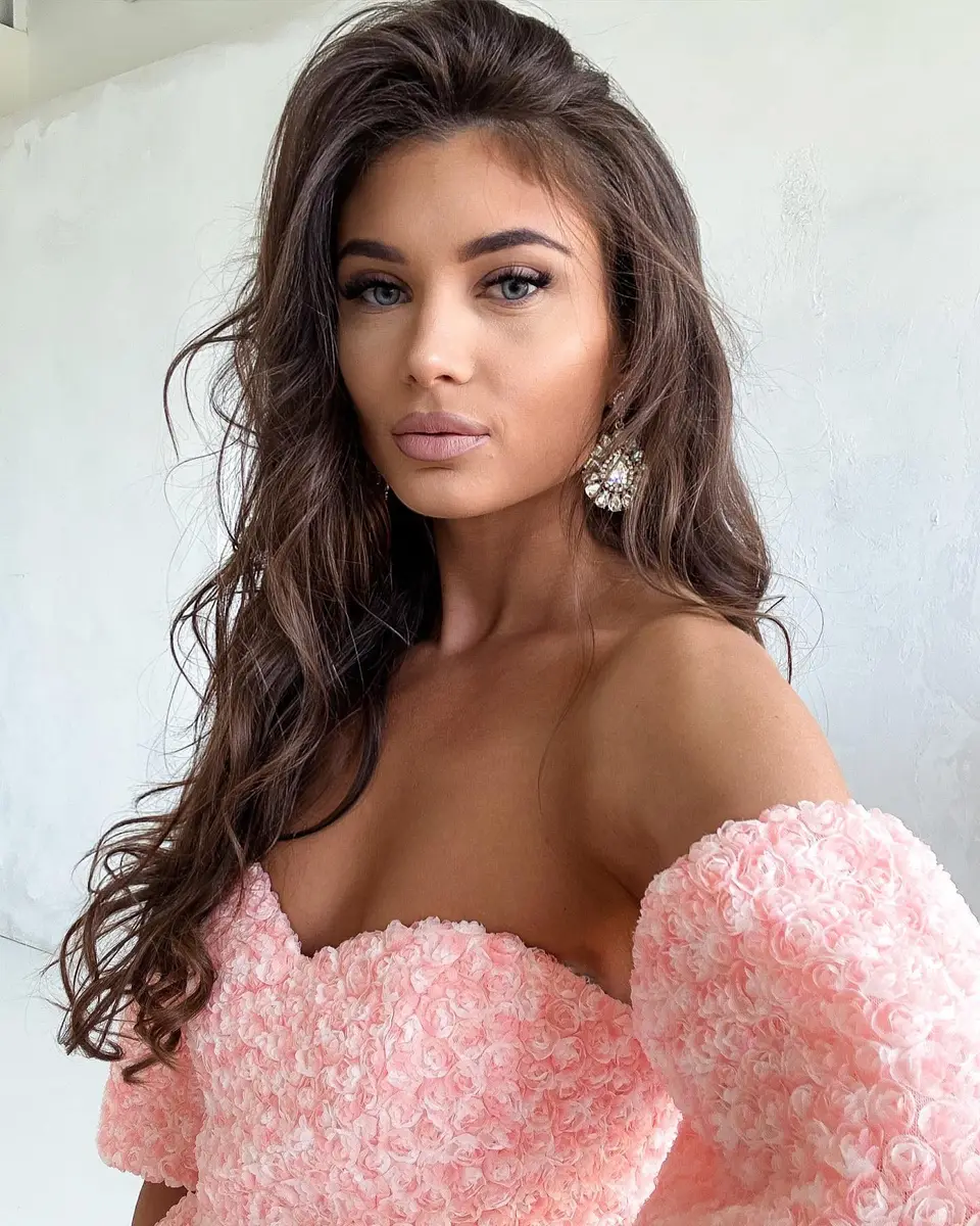 Lada escort in Dubai