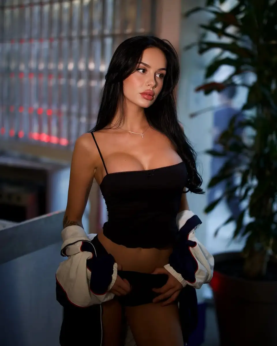 Oana escort in Dubai