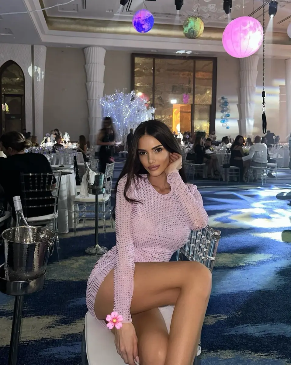 Penelope escort in Dubai